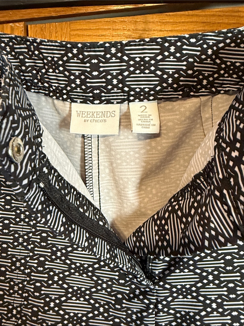 Weekends by Chico's-Black & White Patterned Pants & Sleeveless Full Zip Vest Set - Picture 12 of 14